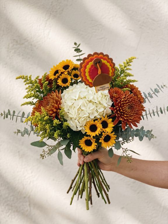CINNAMON SKY BOUQUET -13 STEM
